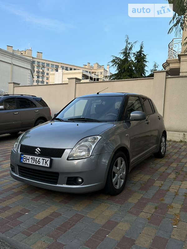Suzuki Swift (2005)