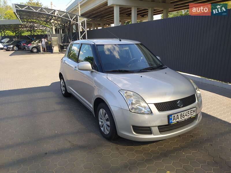 Suzuki Swift (2009)