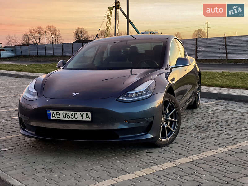 Tesla Model 3 (2019)