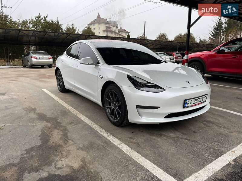 Tesla Model 3 (2018)