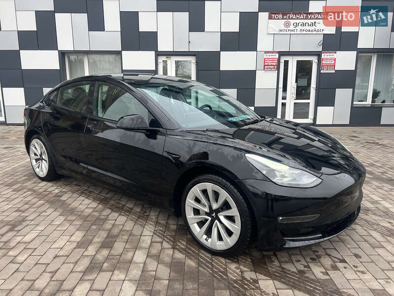 Tesla Model 3 (2022)