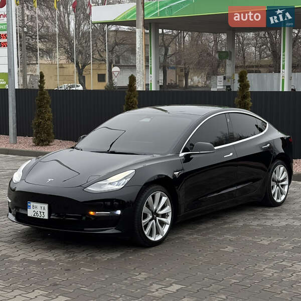 Tesla Model 3 (2019)