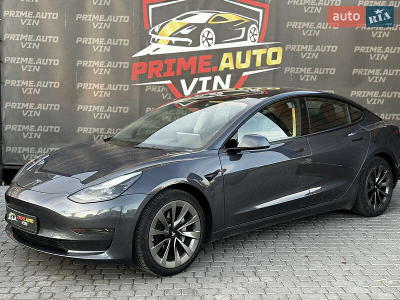 Tesla Model 3 (2022)