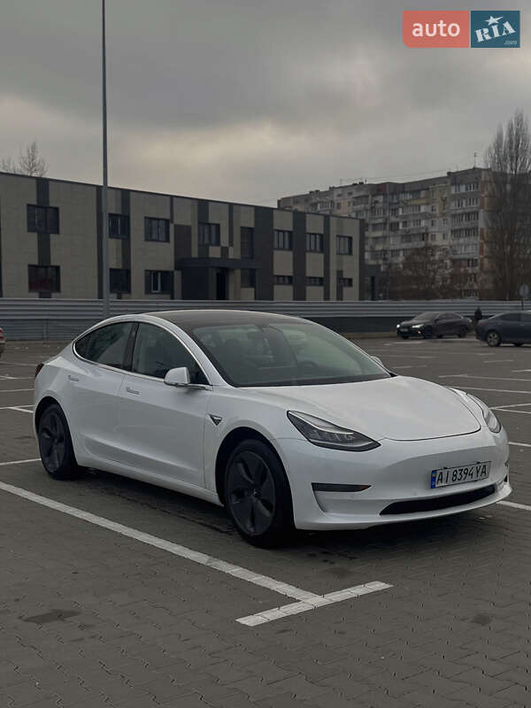 Tesla Model 3 (2019)