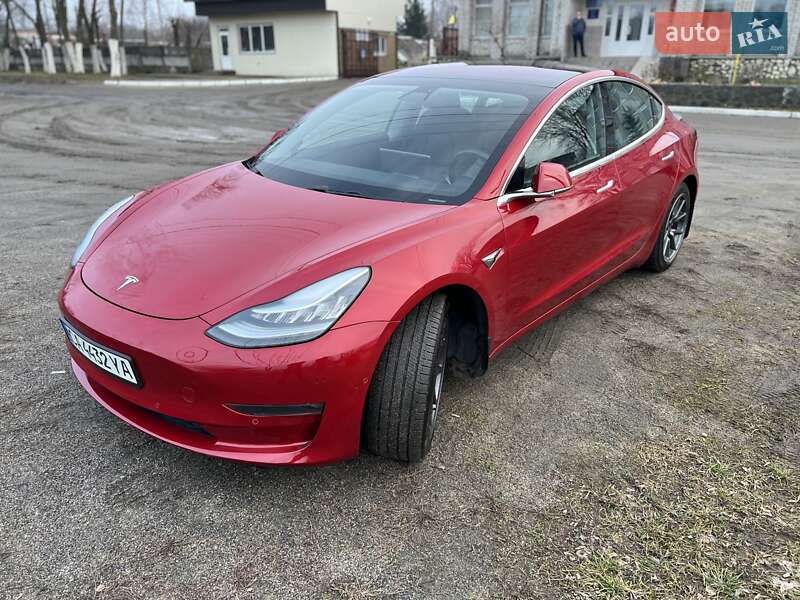 Tesla Model 3 (2018)