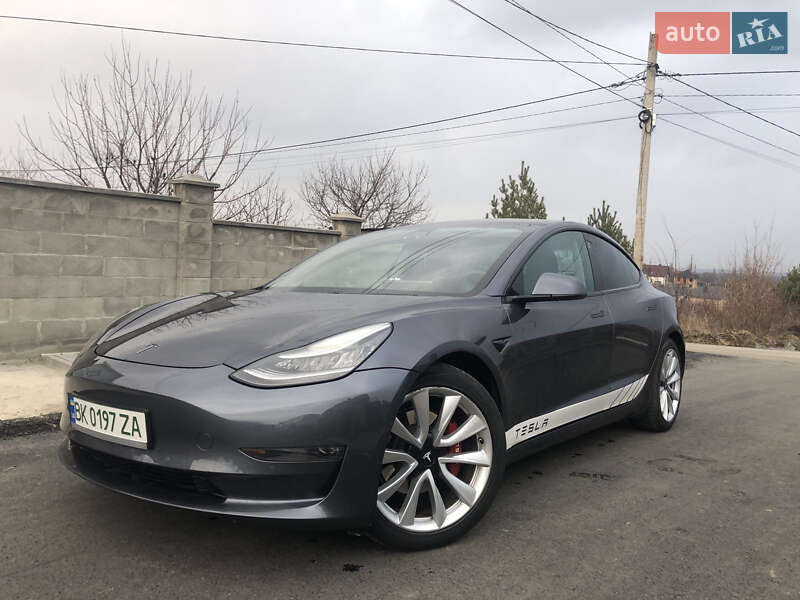 Tesla Model 3 (2018)