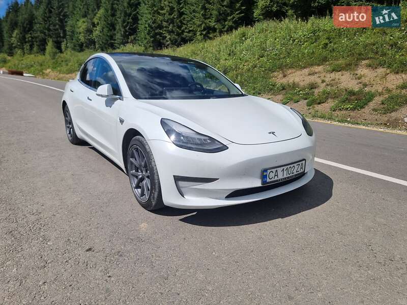 Tesla Model 3 (2019)