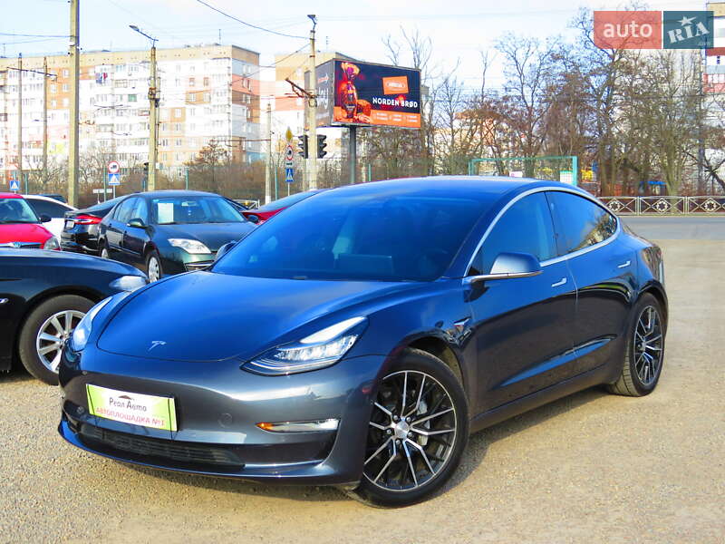 Tesla Model 3 (2018)