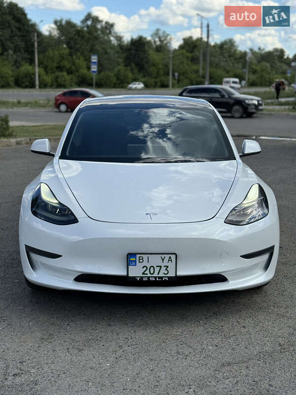 Tesla Model 3 (2021)
