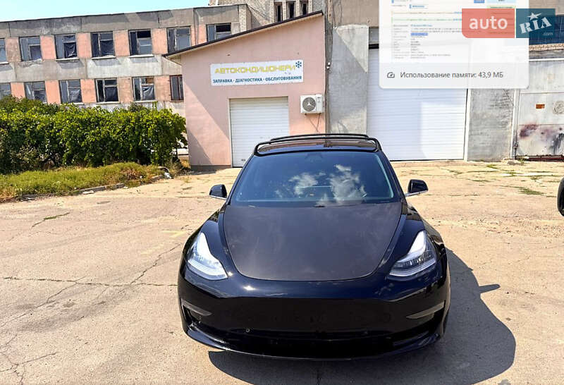 Tesla Model 3 (2018)