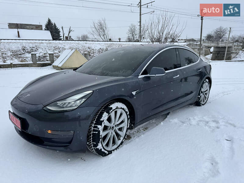 Tesla Model 3 (2018)