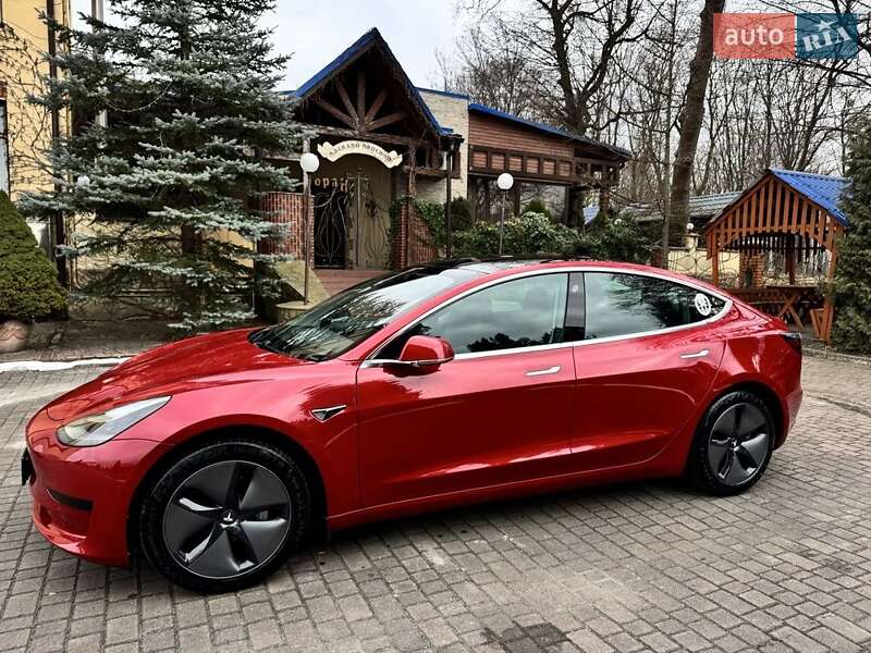 Tesla Model 3 (2020)