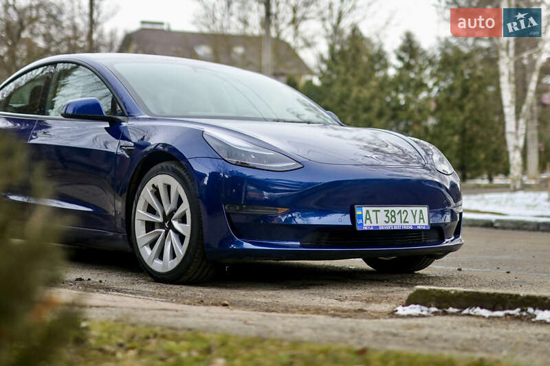 Tesla Model 3 (2022)