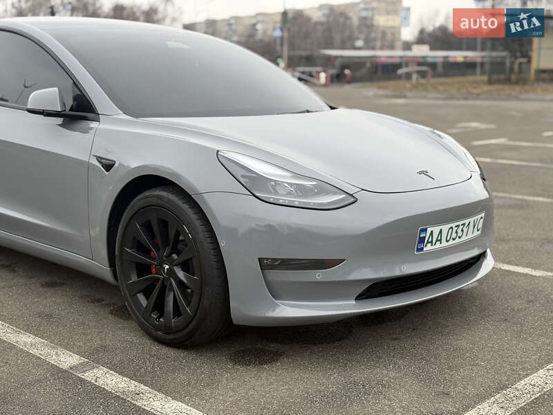 Tesla Model 3 (2022)