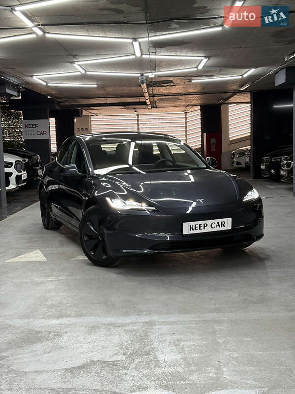 Tesla Model 3 (2024)