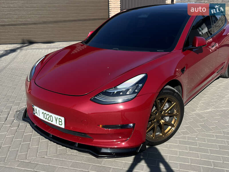 Tesla Model 3 (2019)
