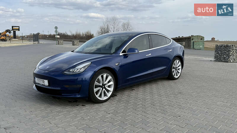 Tesla Model 3 (2019)