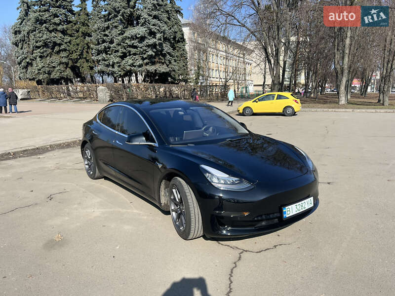 Tesla Model 3 (2020)