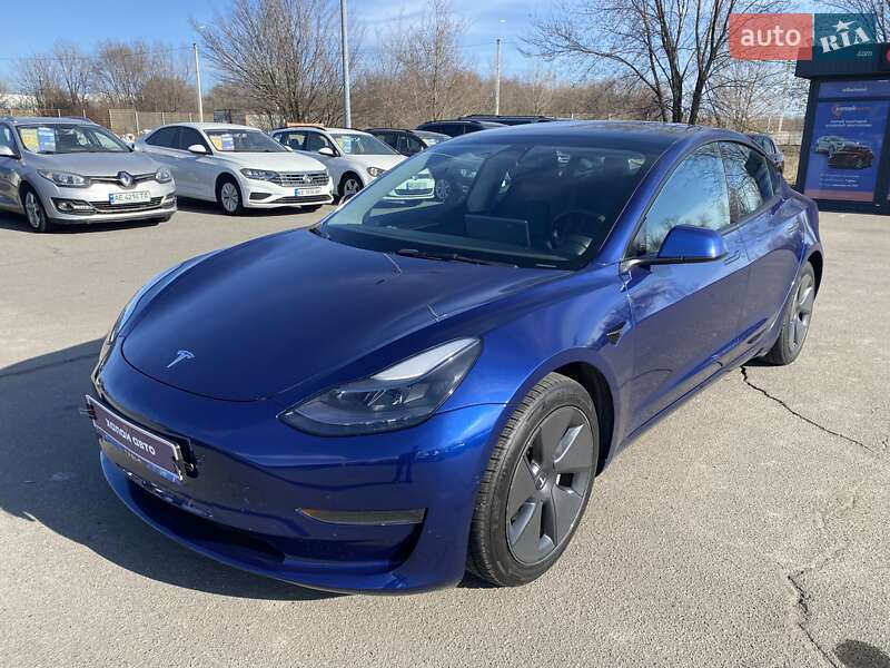 Tesla Model 3 (2022)