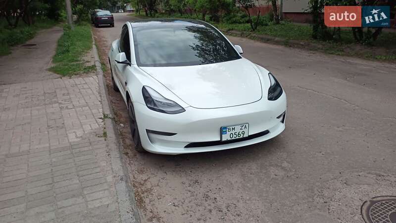 Tesla Model 3 (2021)