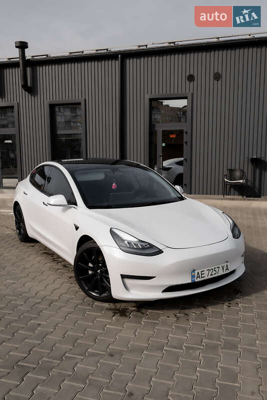 Tesla Model 3 (2020)