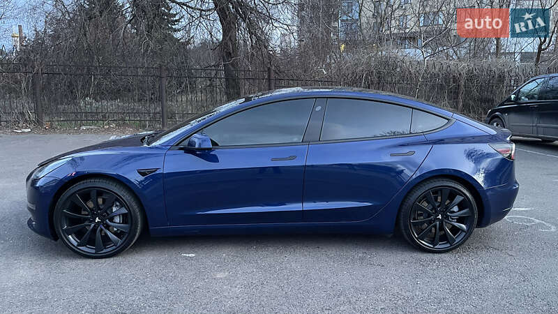 Tesla Model 3 (2022)