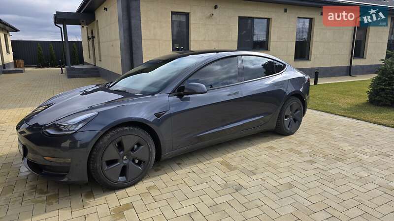 Tesla Model 3 (2022)