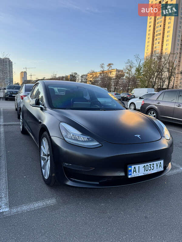 Tesla Model 3 (2018)