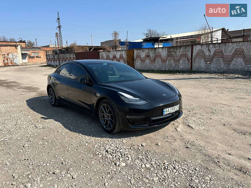 Tesla Model 3 (2020)