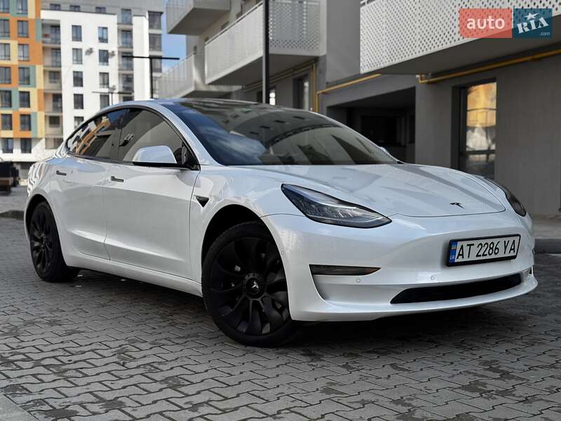 Tesla Model 3 (2020)