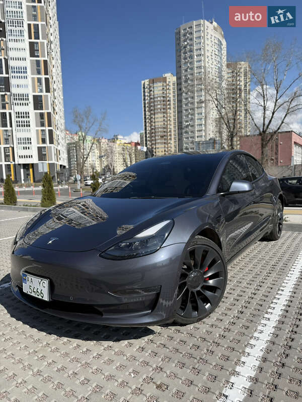Tesla Model 3 (2022)