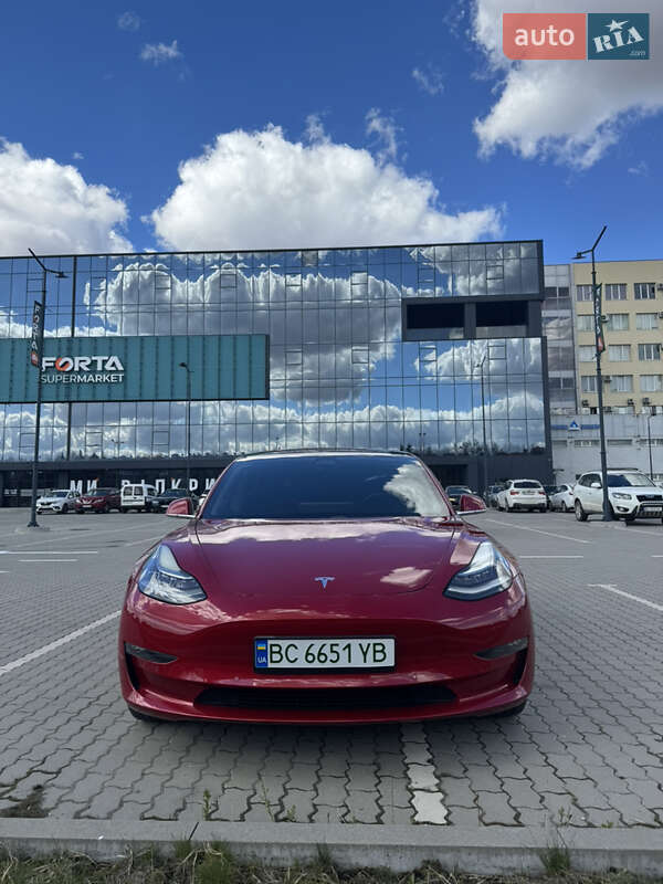 Tesla Model 3 (2018)