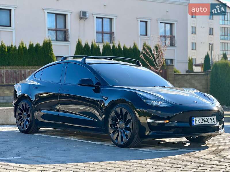 Tesla Model 3 (2021)