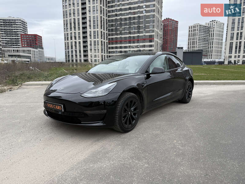 Tesla Model 3 (2022)