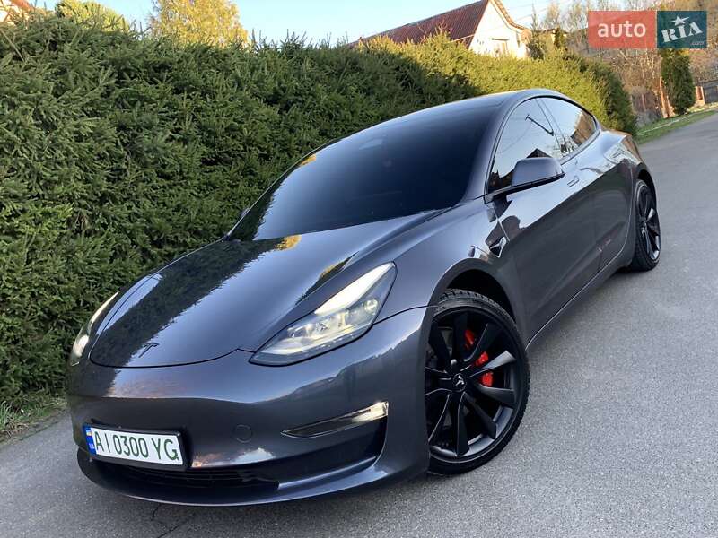 Tesla Model 3 (2023)