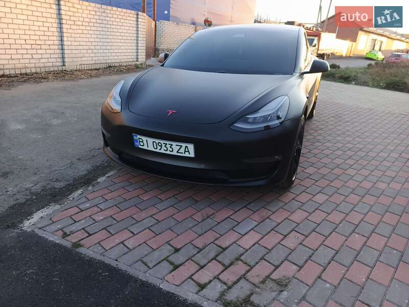 Tesla Model 3 (2018)