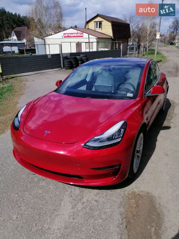 Tesla Model 3 (2018)