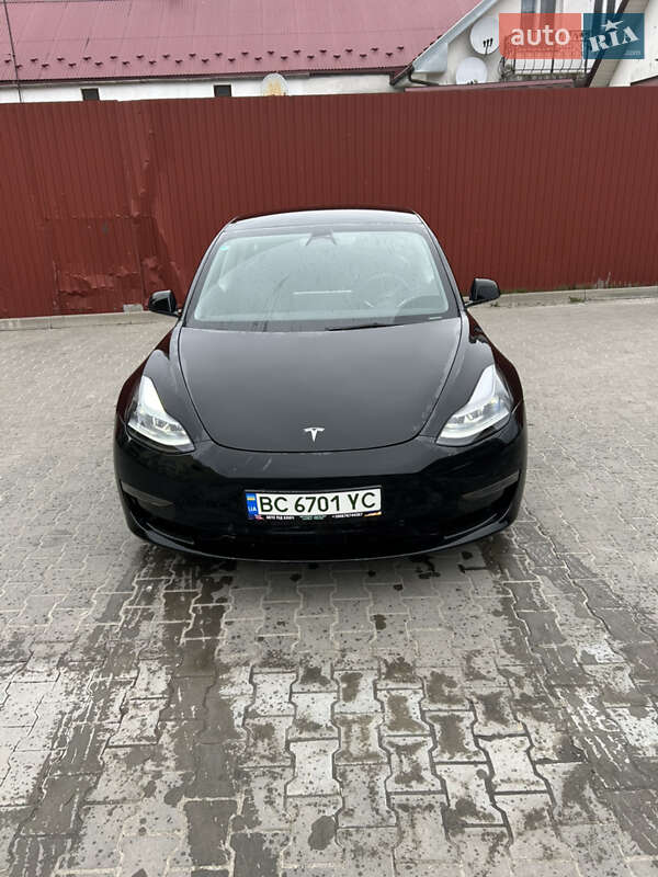 Tesla Model 3 (2022)