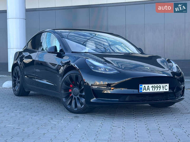 Tesla Model 3 (2022)