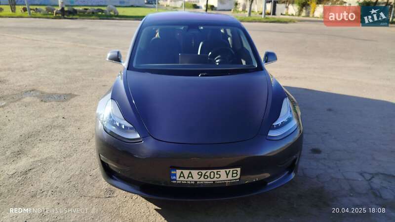 Tesla Model 3 (2017)