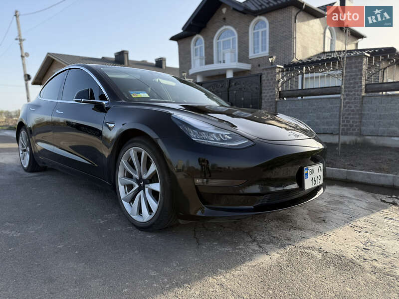 Tesla Model 3 (2020)