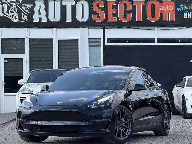 Tesla Model 3 (2022)