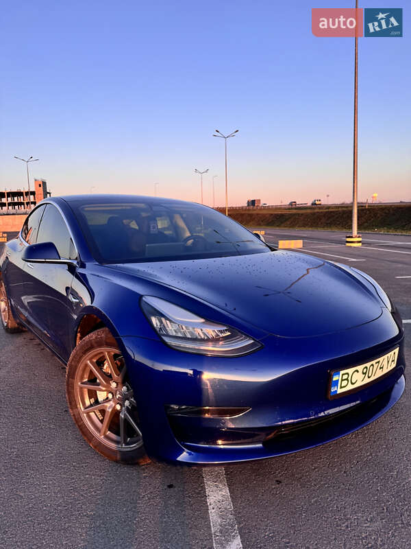 Tesla Model 3 (2020)