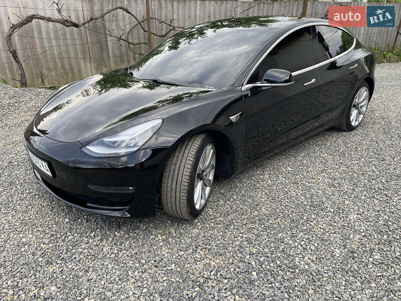 Tesla Model 3 (2020)