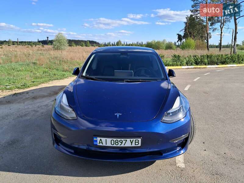 Tesla Model 3 (2022)