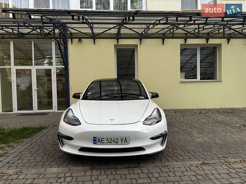 Tesla Model 3 (2021)
