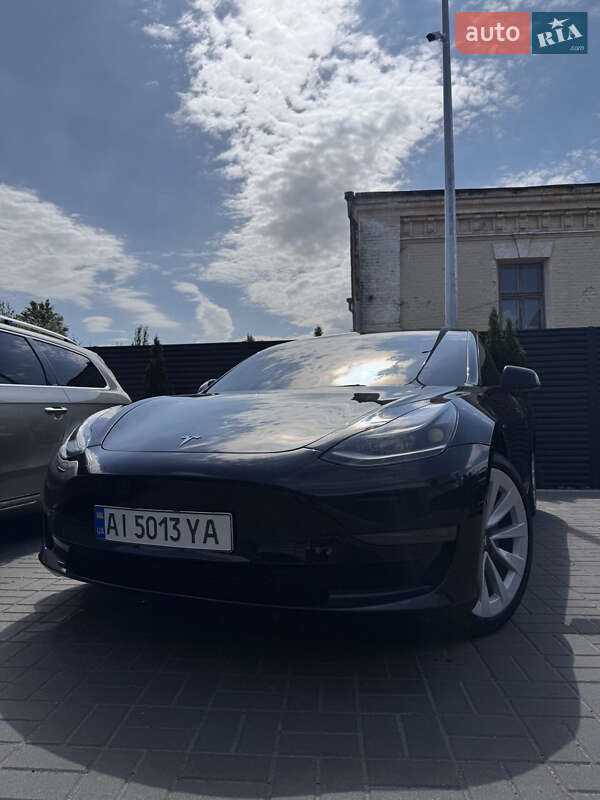 Tesla Model 3 (2022)
