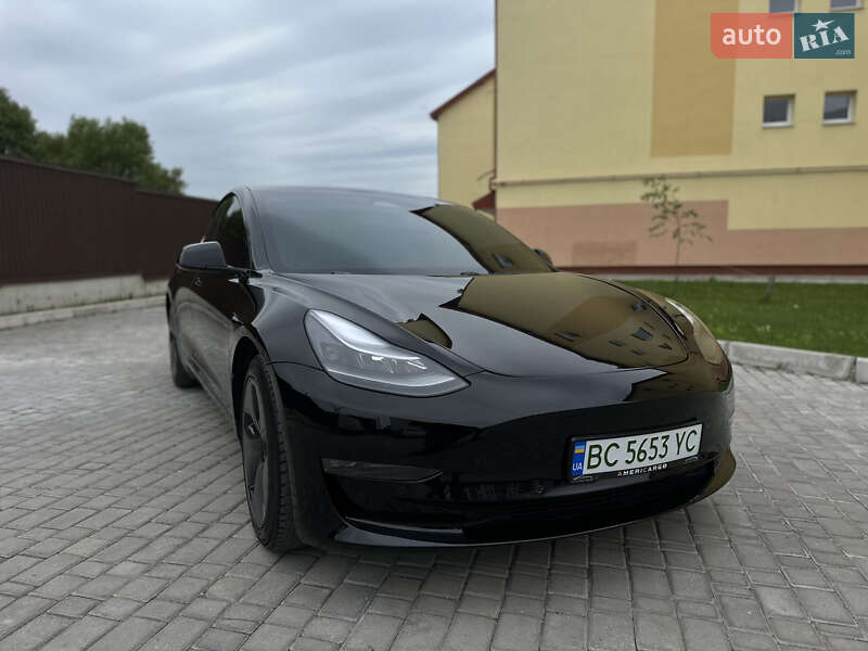 Tesla Model 3 (2019)