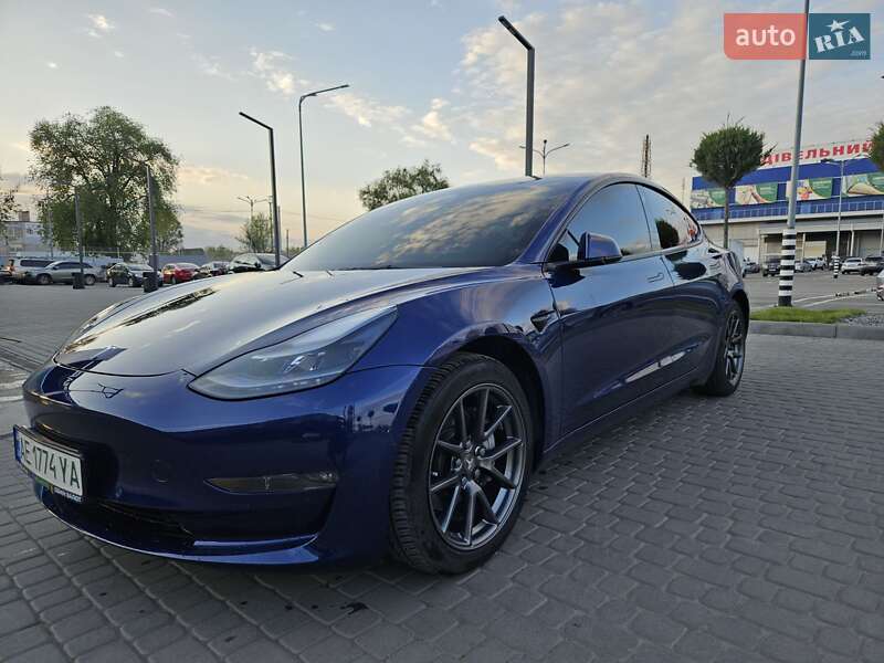 Tesla Model 3 (2022)