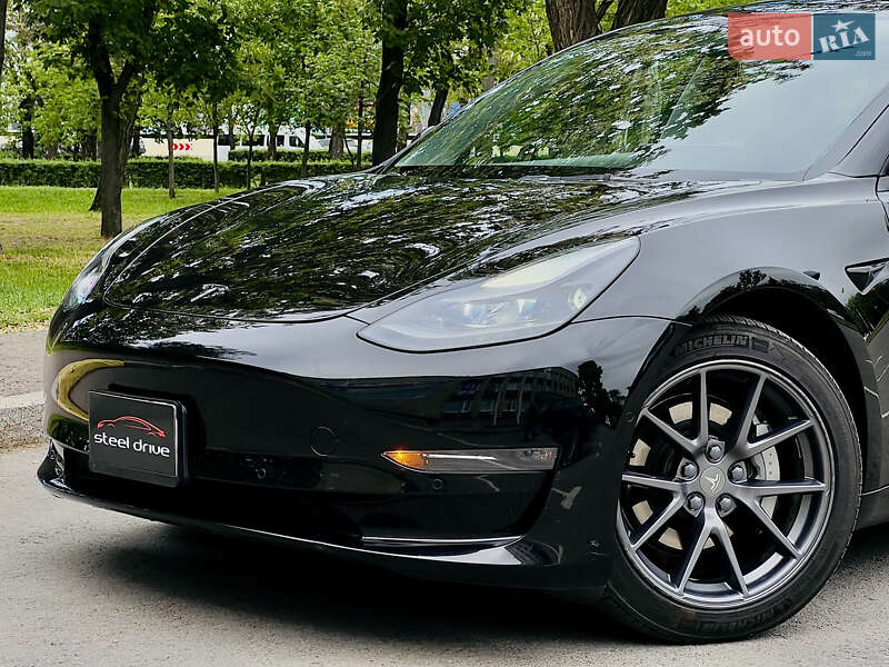 Tesla Model 3 (2021)